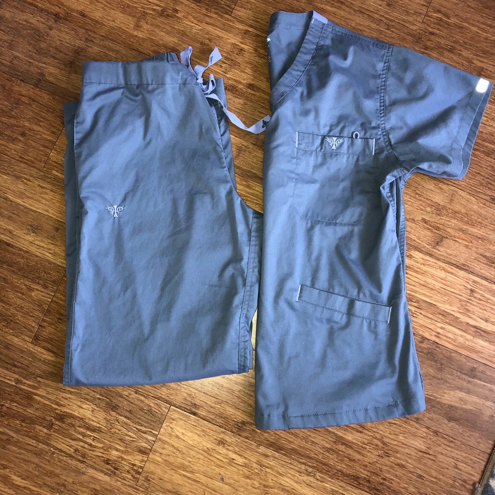 FINAL PRICE💥Med Couture Scrubs Small Petite
